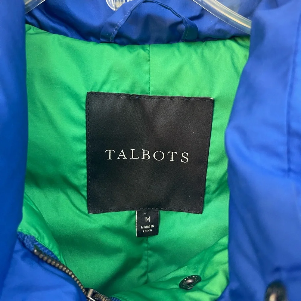 Talbots Size Medium Women’s Vibrant Blue Quilted Vest-pockets